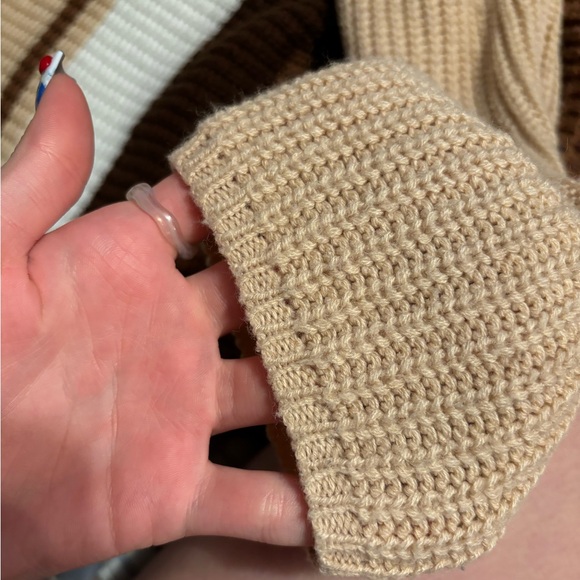 Cropped long sleeve sweater - Picture 2 of 4